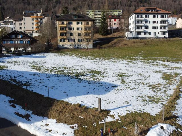 St Imier, Immobilienunternehmen zum Verkauf einschließlich eines Baugrundstücks mit Genehmigung