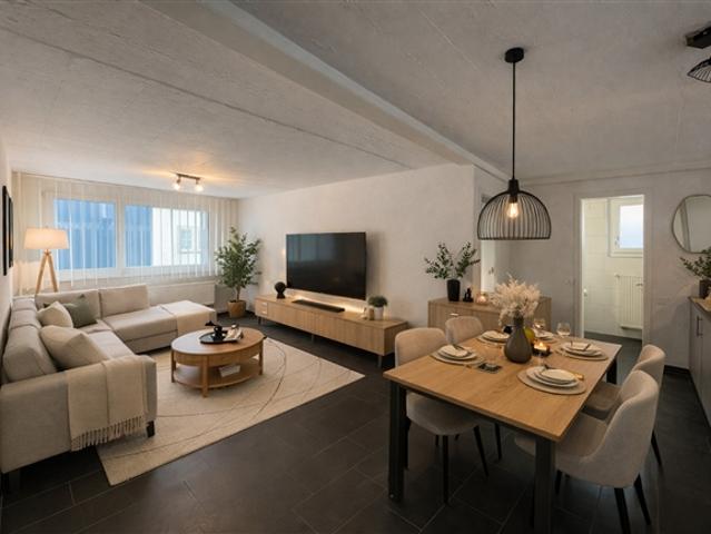 St Imier, schöne 2 Zimmer Wohnung im Erdgeschoss