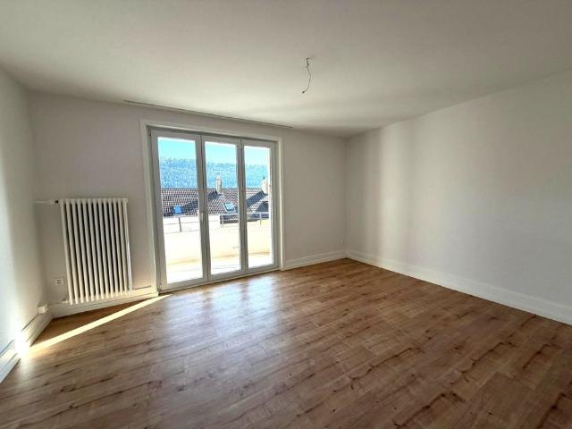 St Imier, superb 3.5 room apartment on the 2nd floor with balcony