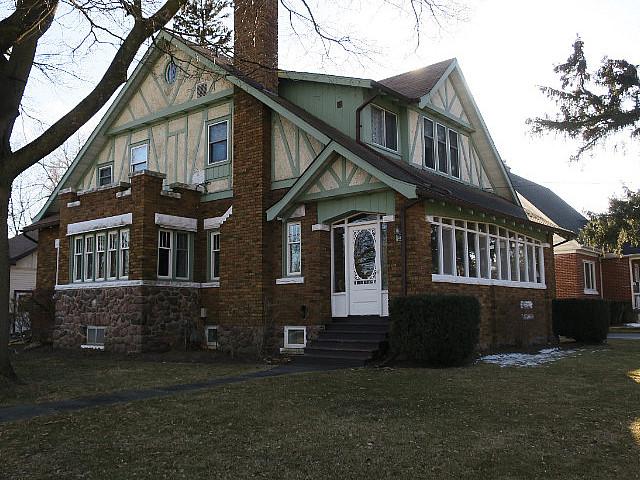 St. Jacobs – Charming 3 Bedroom House For Rent – Available Aug 1