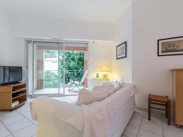 ST. JEAN Cap Ferrat Central, Contemporary, Lovely!