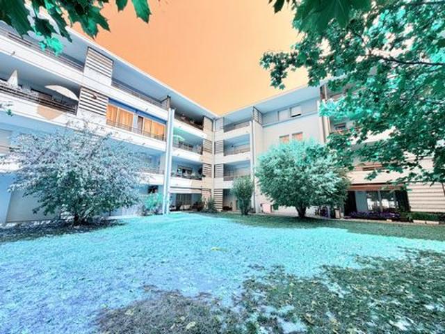 St Julien en Genevois Appartement T4 dans résidence de 2007.