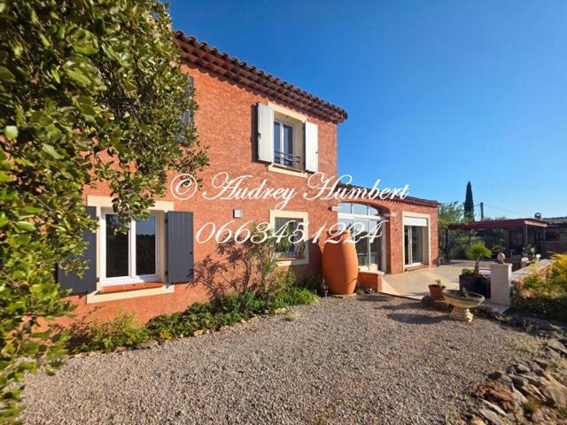 ST JULIEN, Proche GREOUX, VILLA de 135 m² aux belles prestations, édifiée sur 2HA8 de terrain avec vue et spa