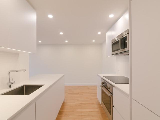 St. Lambert 2 Bedroom Apartment for Rent at 1565 Av Victoria, Saint Lambert, QC J4R 1R6 Alexandra