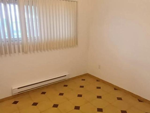ST LÉONARD 3 1/2 LIBRE CHAMBRE FERMÉE