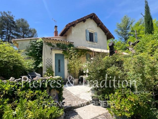 St Martin de Castillon, maison avec beau terrain paysager