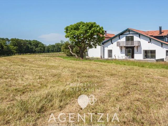 ST MARTIN DE HINX CORPS DE FERME 679M2 3 HECTARES