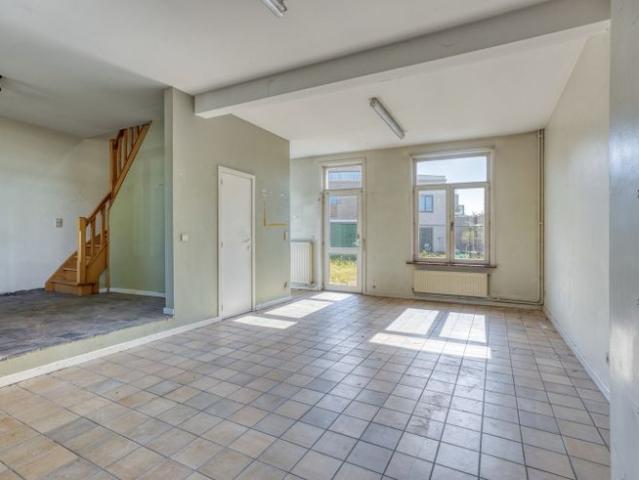 ST MICHIELS: RESIDENTIEEL GELEGEN TE RENOVEREN WONING!