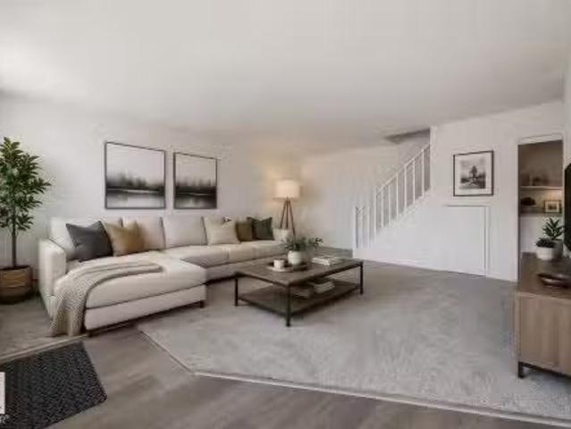 # St Nw, Edmonton, AB, T5A 3K5 townhouse for sale Listing I.