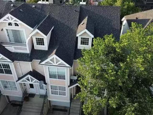 # St Nw, Edmonton, AB, T5K 2V5 townhouse for sale Listing I.