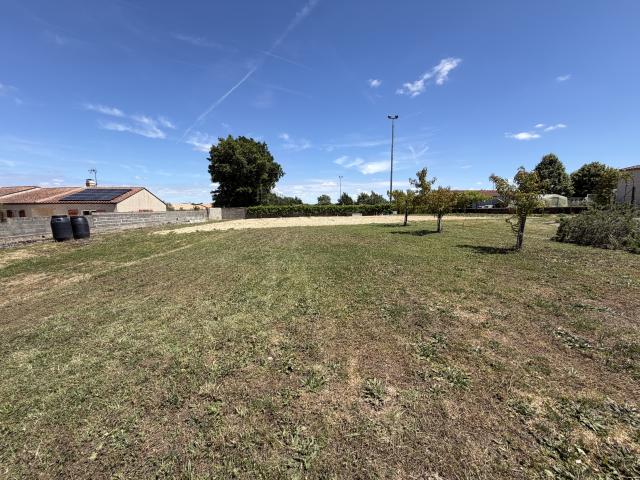 ST PAUL MONT PENIT, terrain à bâtir de 750 m2, non viabilisé