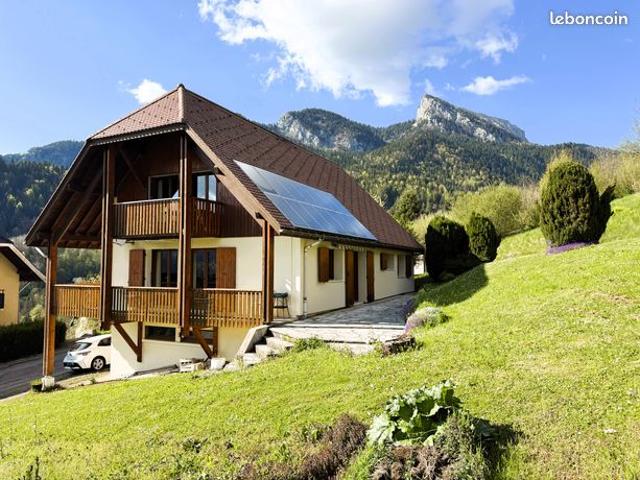 St Pierre de Chartreuse, très belle villa au coeur du village