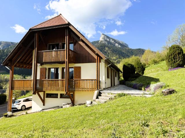 St Pierre de Chartreuse, Côteau Sud centre village, superbe