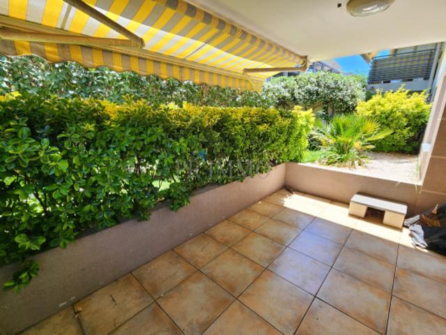 ST RAPHAEL Proche du vieux Port T2 52m2 en RDJardin + gran
