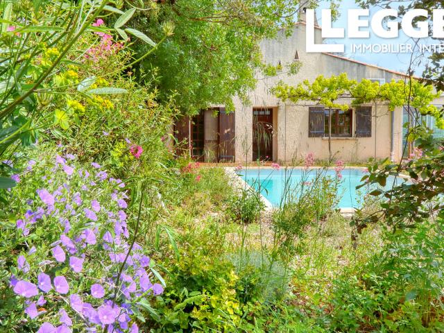 ST SATURNIN LES APT, LUBERON – Maison avec vues dans environnement calme et recherché. Avec Travaux