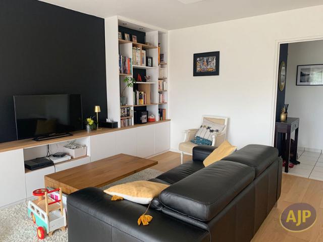 ST SEBASTIEN, T4 avec balcon garage et cave