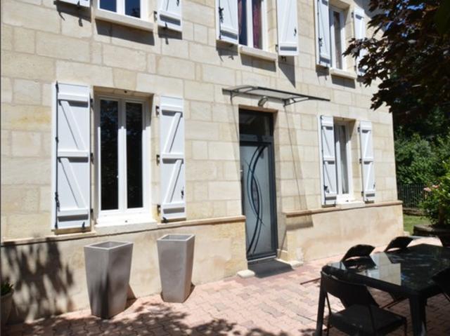St seurin sur l'isle Maison 150 m² + hangars sur 3800 m² de terrain