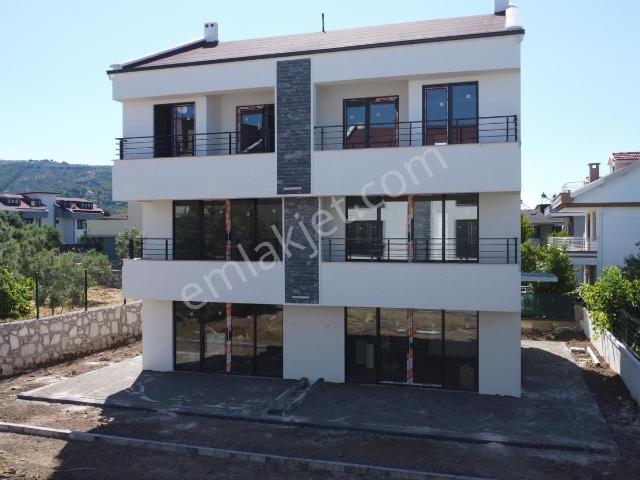 Stm'den Erdek Çuğra'da Havuzlu Sitede Sıfır Tripleks Villa