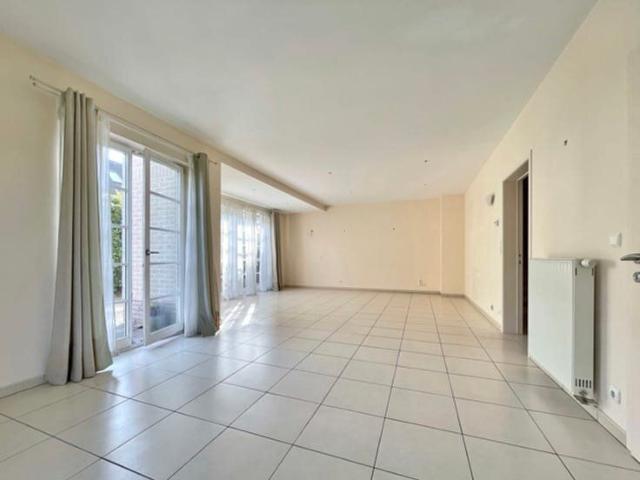 Stockel Beautiful 4 bed. house with garage & south garden