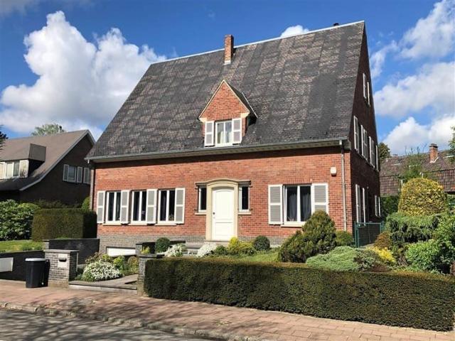 Stockel Family House with garden