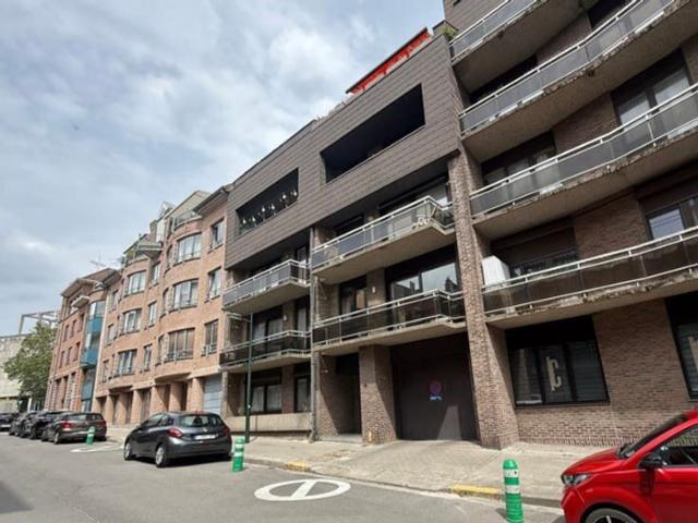 Stockel/Place Dumon 2 bedroom apt. +/ 99 m² with terrace