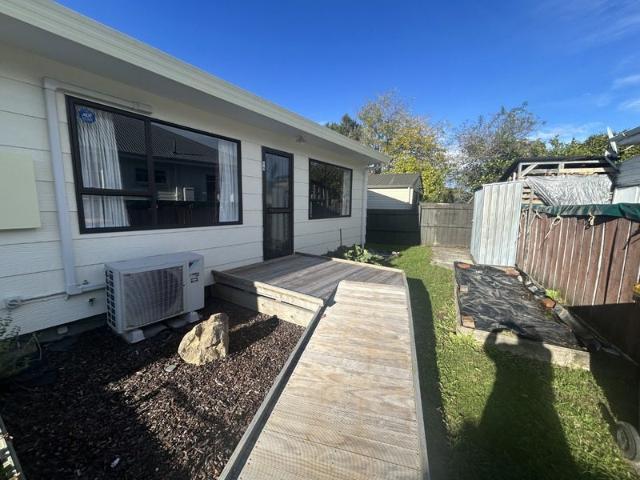 stoke, 2 bedrooms