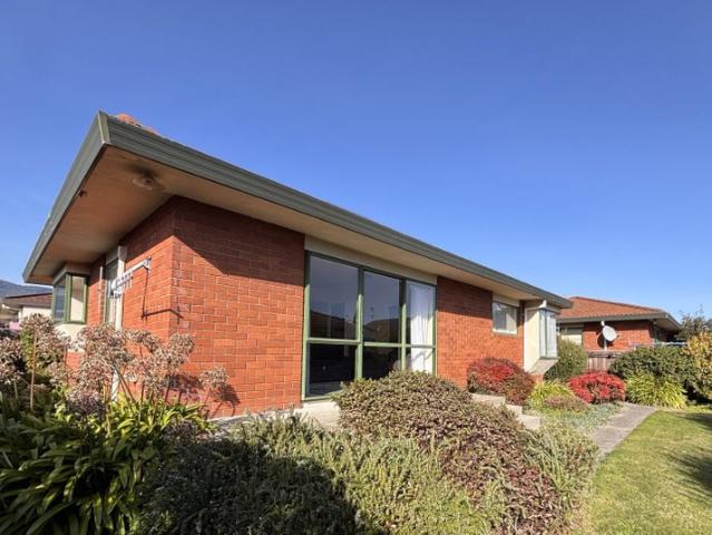 stoke, 2 bedrooms