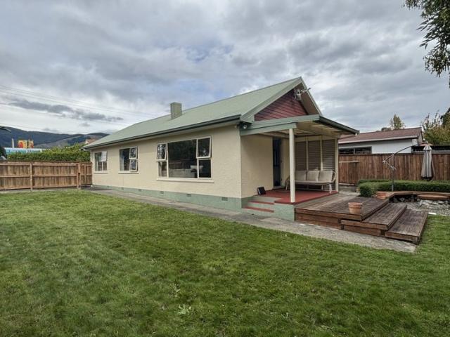 stoke, 3 bedrooms