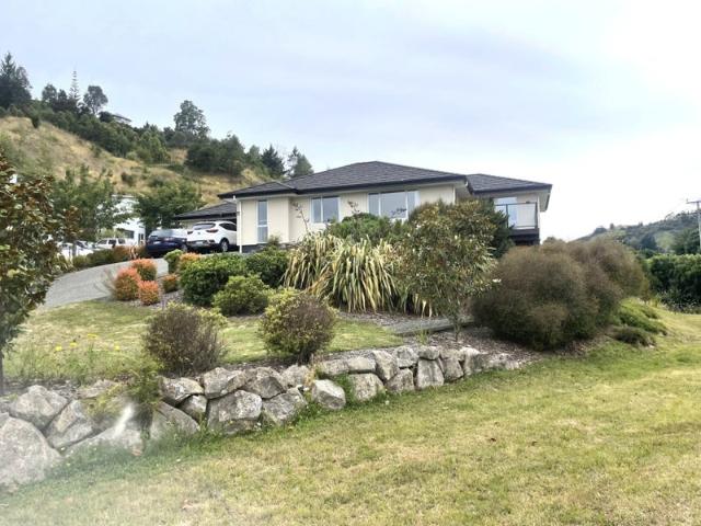 stoke, 3 bedrooms