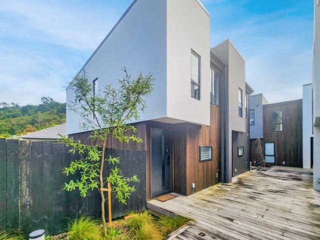 stokes valley, 2 bedrooms