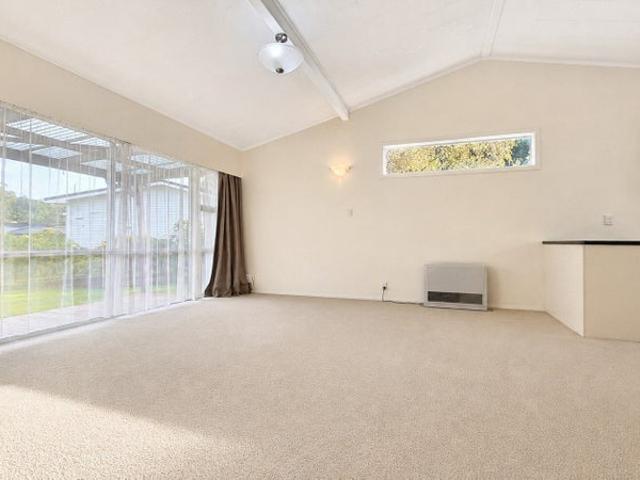 stokes valley, 2 bedrooms