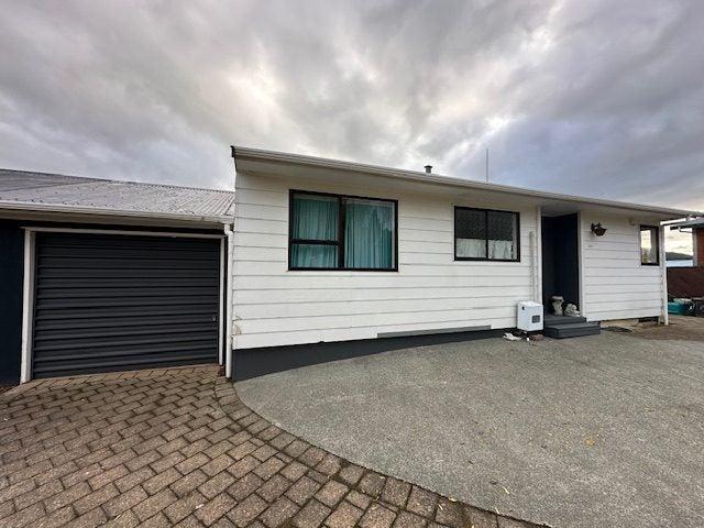 stokes valley, 2 bedrooms