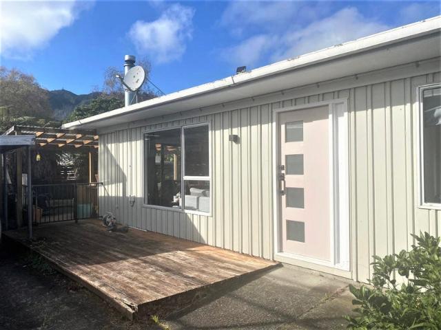 stokes valley, 2 bedrooms