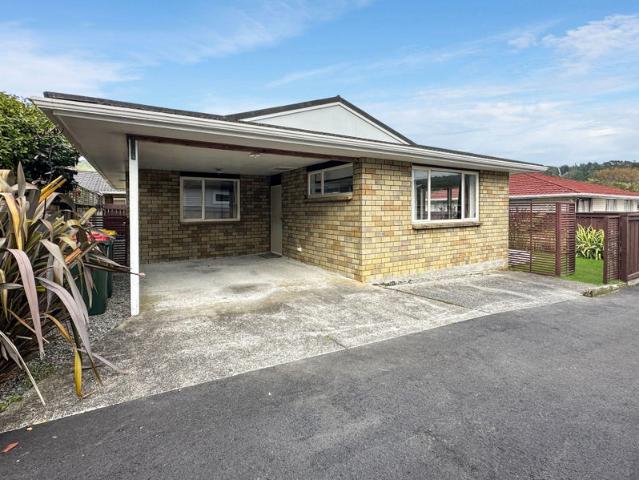 stokes valley, 2 bedrooms