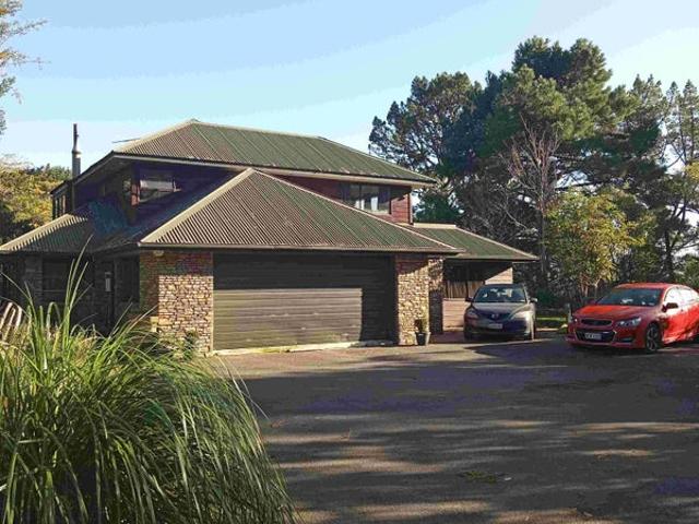 stokes valley, 3 bedrooms