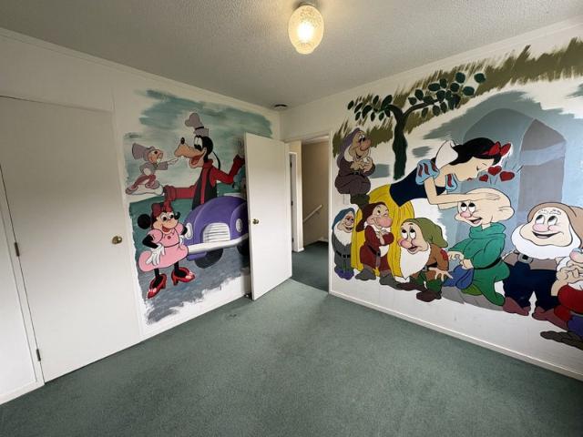 stokes valley, 3 bedrooms