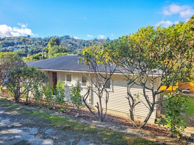 stokes valley, 3 bedrooms