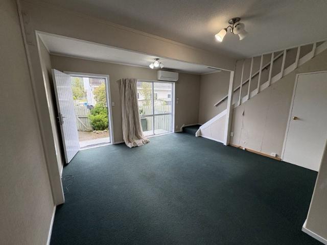 stokes valley, 3 bedrooms