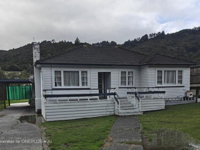 stokes valley, 3 bedrooms
