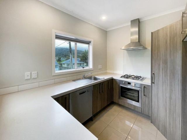 stokes valley, 3 bedrooms