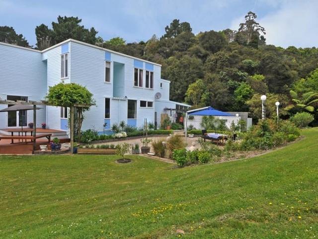 Stokes Valley, 5 bedrooms