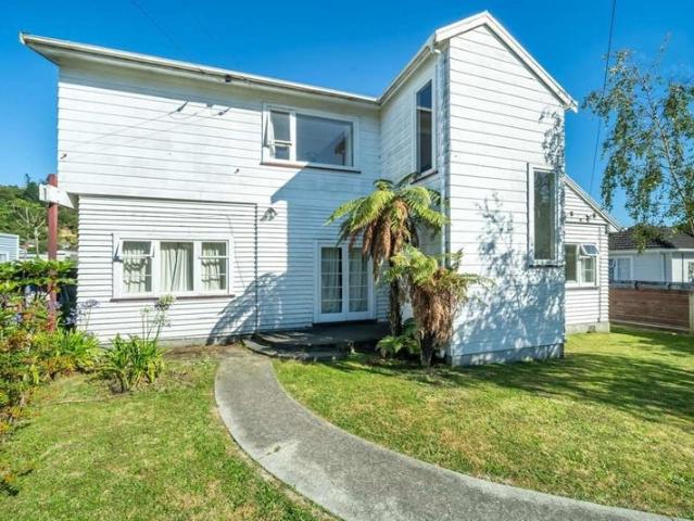 Stokes Valley, 6+ bedrooms