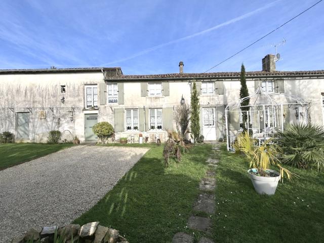Stone longère with barns, 3 bedrooms, potential for guest house B&B, enclosed garden
