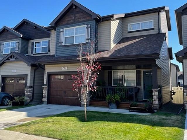 Stonebridge 2 Bedroom Plus Ben, Detached Home, Fenced Yard, Gym!