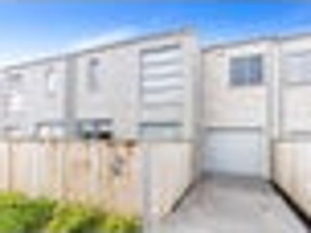 Stonefields, 3 bedrooms, $900 pw