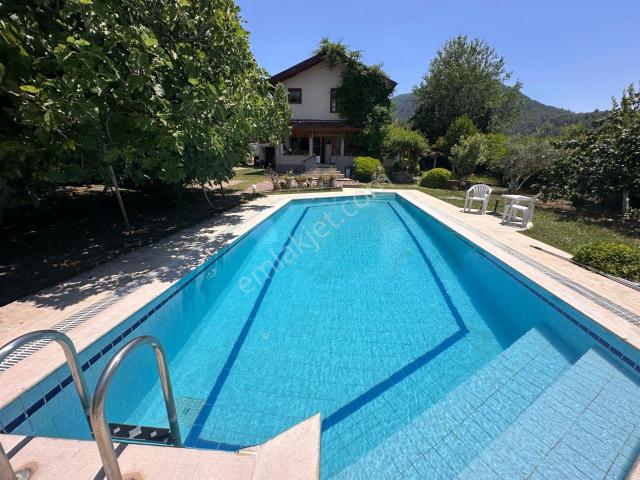 Stop’tan Fethiye Üzümlü’de 1.449 M² Arsa İçinde Müstakil Havuzlu Villa
