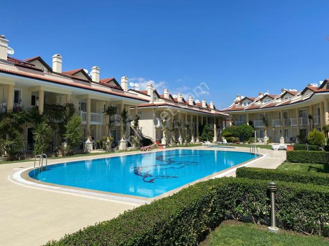 Stop'tan Çalışta Denize Sıfır Havuzlu Triplex Villa