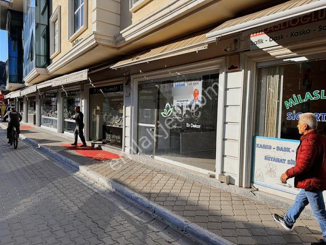 Stoptan Cumhuriyet Mahallesi Belediye Çarşı İçi Devren Kiralık