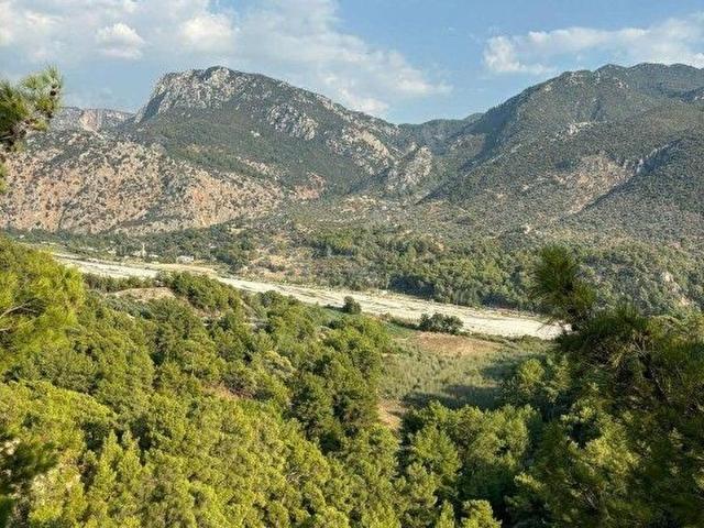 Stop'tan Saklıkent Kayadibi'nde Harika Manzaralı Tarla