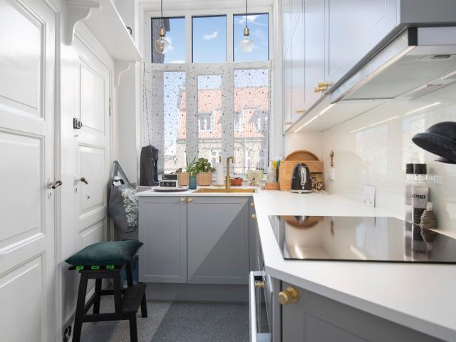 Stor og indbydende 3 værelses lejlighed med altan